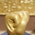 Gouden Vuist 9cm van de Bokswedstrijdtoekenning de decoratie van het de Kopbureau van de Harstrofee